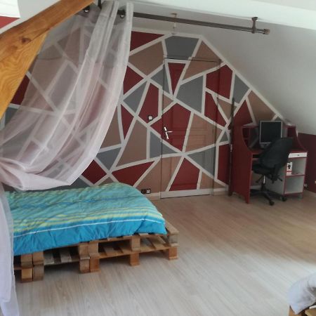 Chambre à Villemandeur Chez L'habitant Exterior foto
